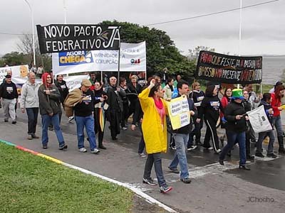 Agora Chega: Marcha Democrática contra a impunidade e a corrupção reúne centenas de participantes Agora Chega: Marcha Democrática contra a impunidade e a corrupção reúne centenas de participantes